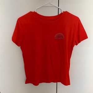 Red Billabong tee